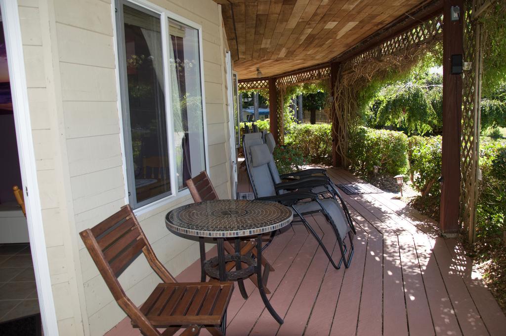 Enchanter Ocean View Suites Madeira Park Exteriör bild